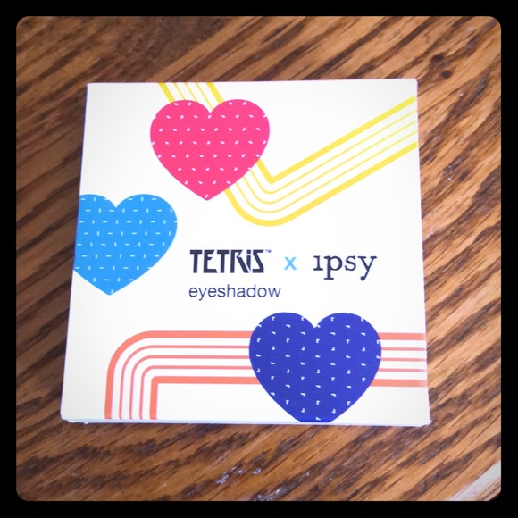 Individual eyeshadow color - Picture 2 of 2